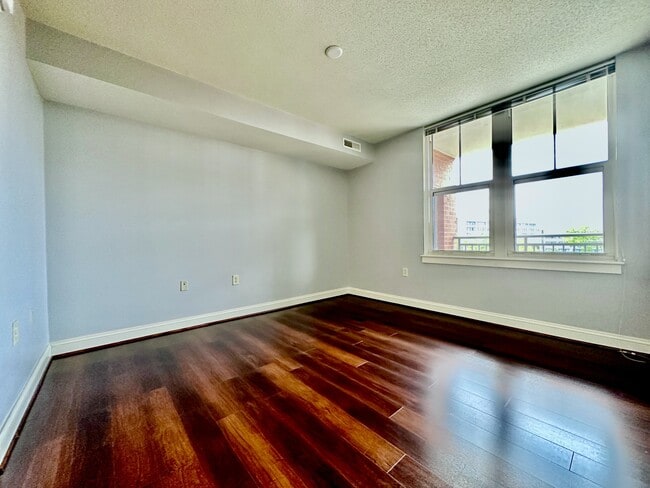 Building Photo - 11760 Sunrise Valley Dr