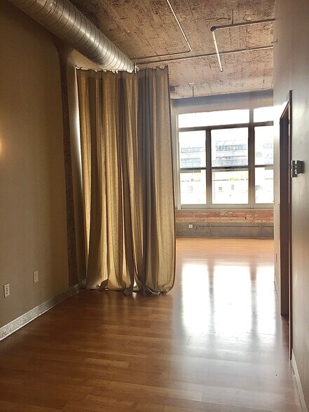 Bedroom looking out - 521 S 7th St