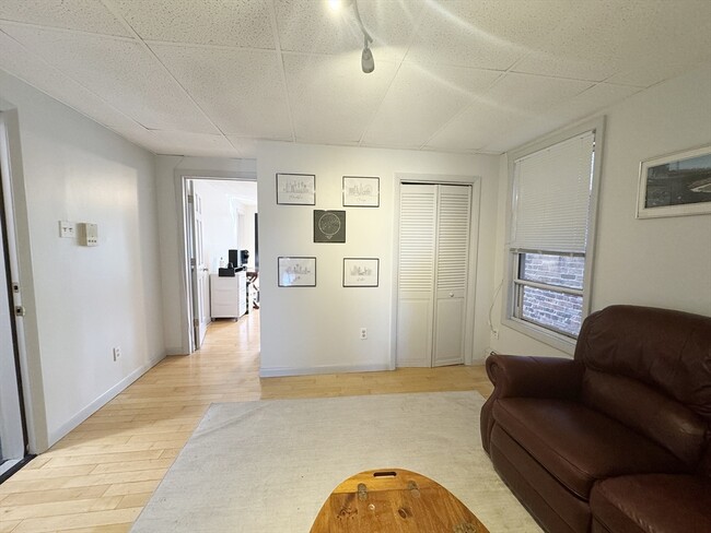Primary Photo - 494 Sumner St