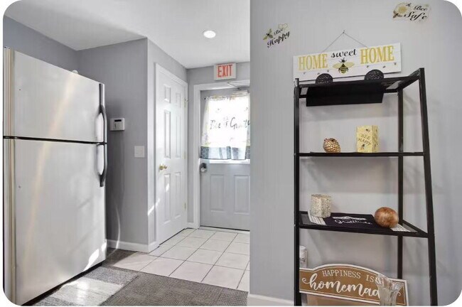 Building Photo - Furnished 1-Bedroom Apartment with Private Entrance and Free Laundry