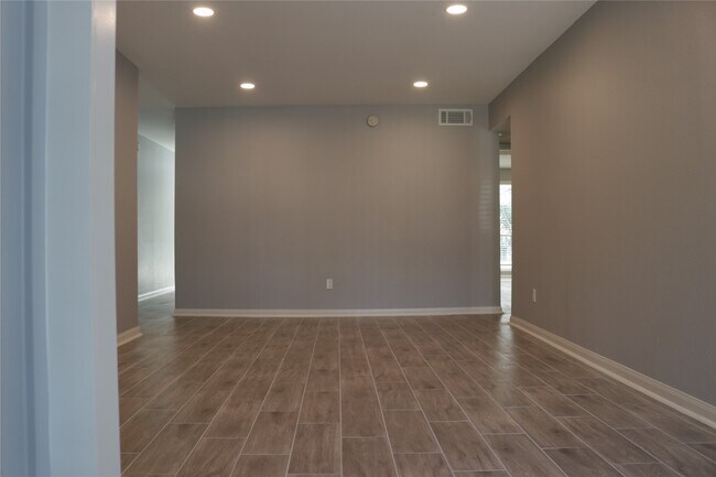 Building Photo - 12633 Memorial Dr