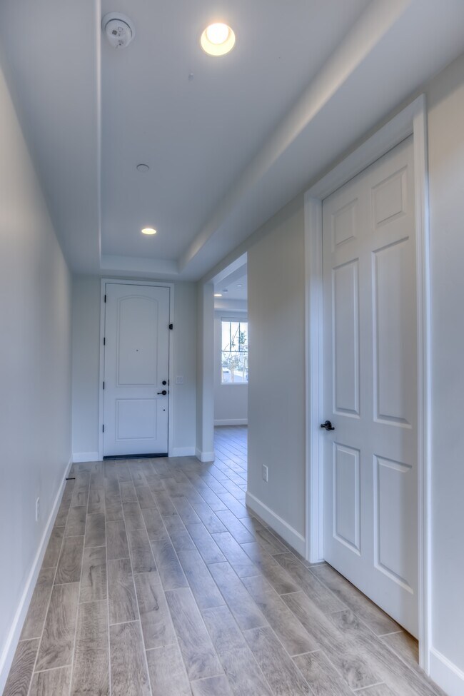 Building Photo - 5545 S Adero Cyn Trl