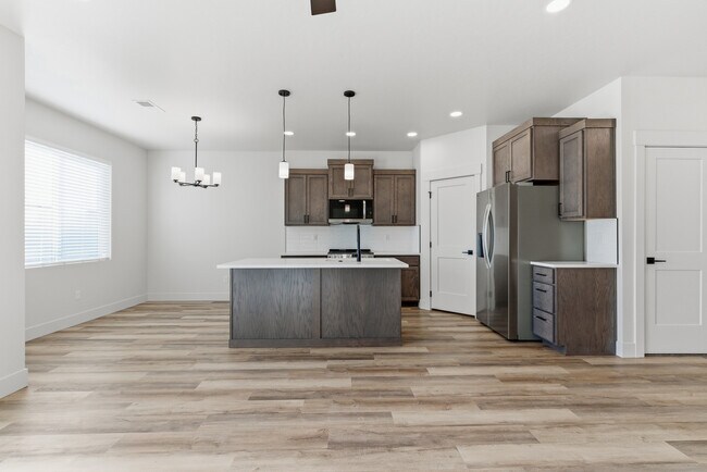 Building Photo - 4711 Highgarden Wy