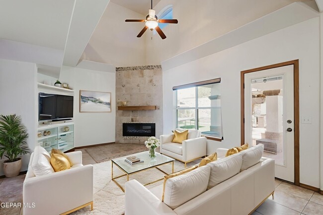 Building Photo - 3733 Tierra Campa Dr