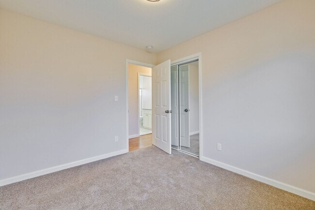 Building Photo - Like New Home. Available Soon!