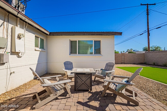 Building Photo - 331 E Continental Dr