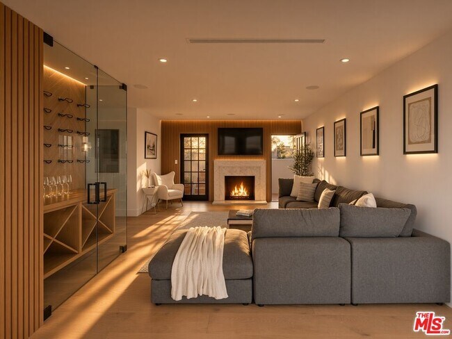 Building Photo - 3909 Villa Costera