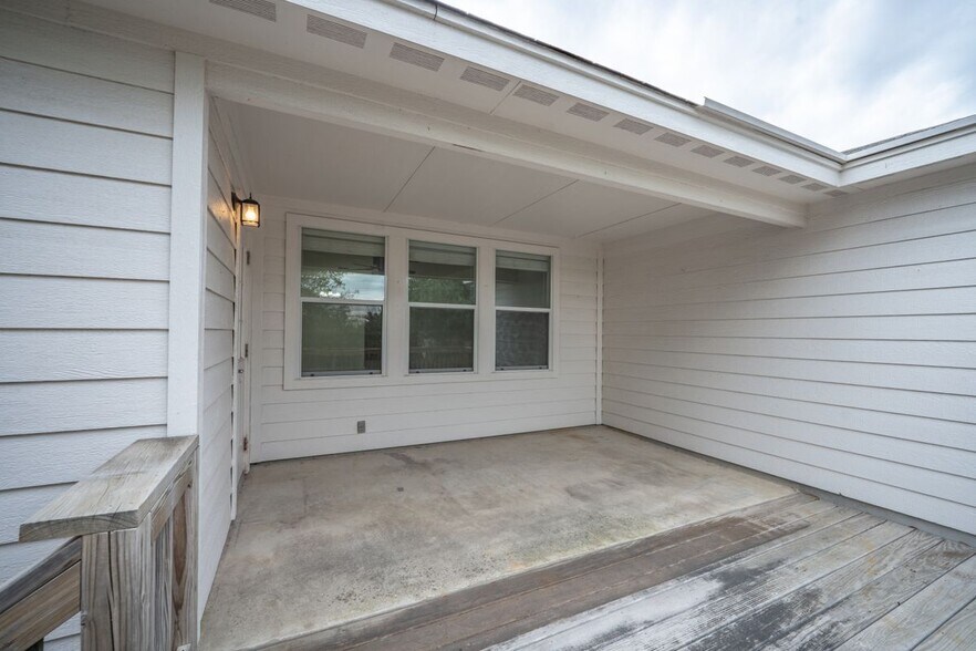 Building Photo - 2619 Amethyst Dr