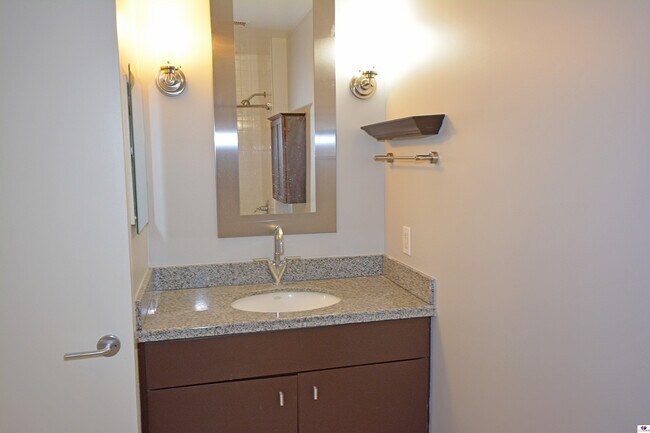 Building Photo - 1100 Wilshire Blvd