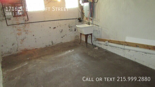 Building Photo - 1716 S Bancroft St