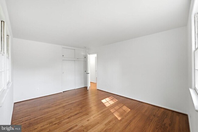 Building Photo - 8009 Gosport Ln