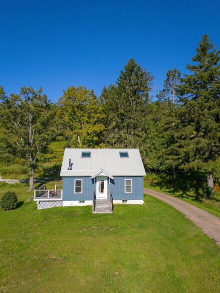 Building Photo - 2697 Chambers Hollow Rd