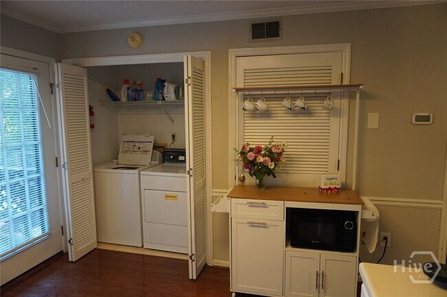 Building Photo - 1515 S Lumpkin St