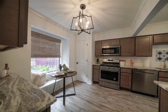 Building Photo - 2807 Elm Grove Ct