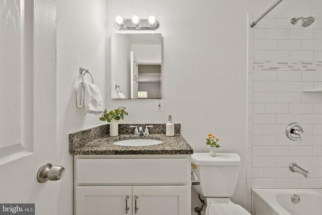 Building Photo - 8914 Shamrock Ct