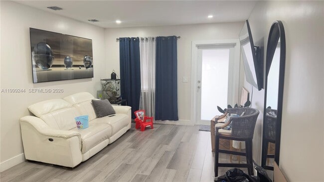 Building Photo - 434 Tamiami Blvd