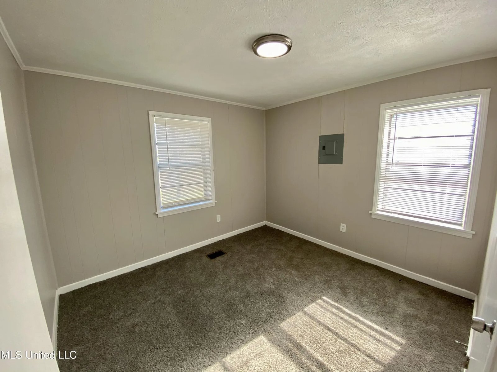 Building Photo - 4121 California Ave