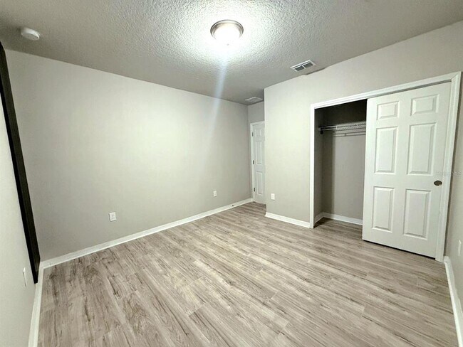 Building Photo - 706 Alta Vista Ct