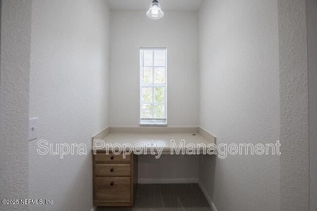 Building Photo - 10075 Gate Pkwy