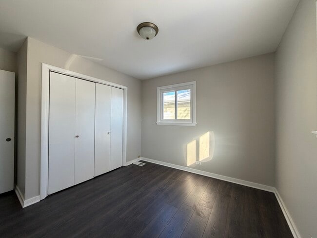 Building Photo - 155 W Wayne Pl