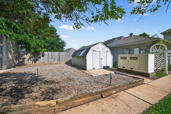 Building Photo - 2483 Hodges Bend Cir