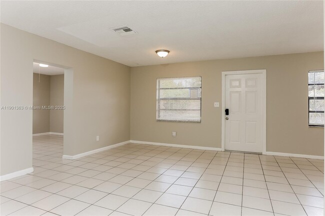 Building Photo - 611 Alpine Ave