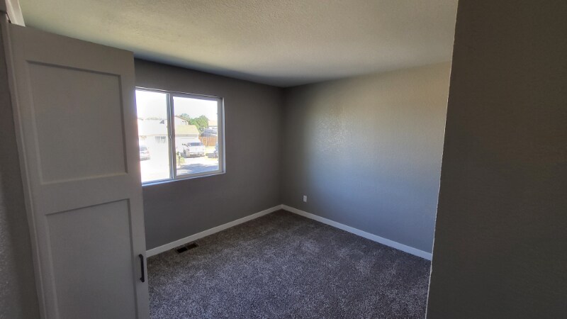 Building Photo - 3330 Foxridge Dr