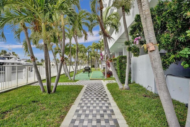 Building Photo - 137 Golden Isles Dr
