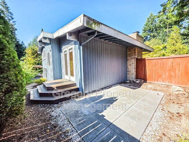 Building Photo - 11757 NE 143rd St
