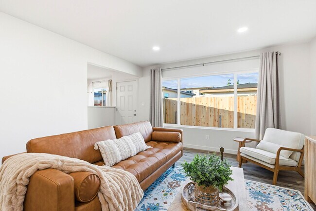 Building Photo - 1135 Florida St