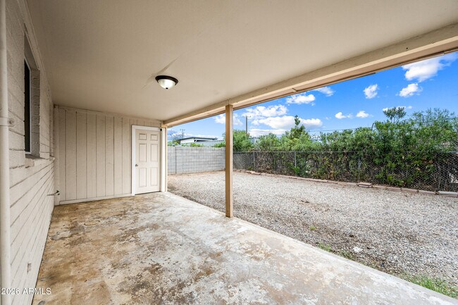 Building Photo - 4115 N 18th Dr