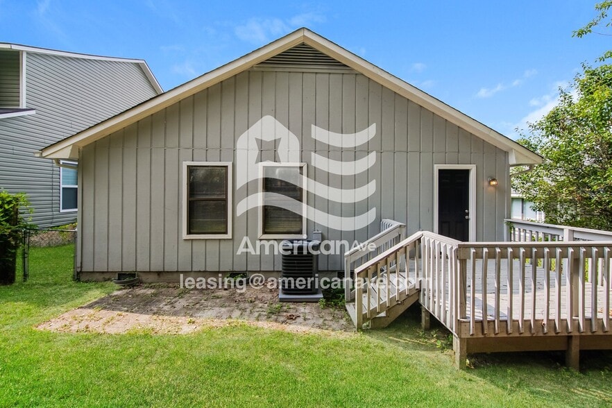 Building Photo - 5944 Laguna Dr
