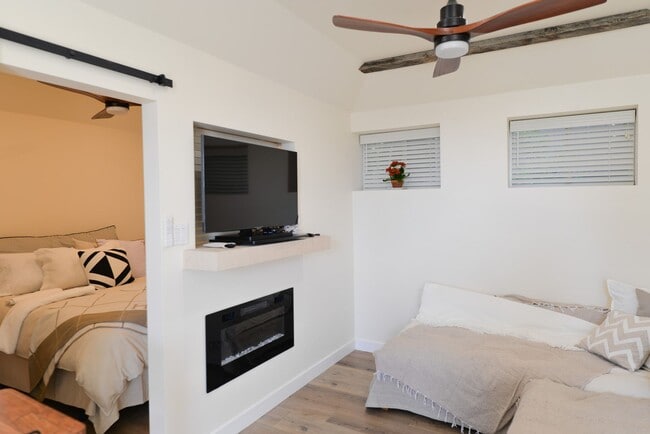 Building Photo - Great Location, Furnished One Bedroom Apartment, ALL utilities included!