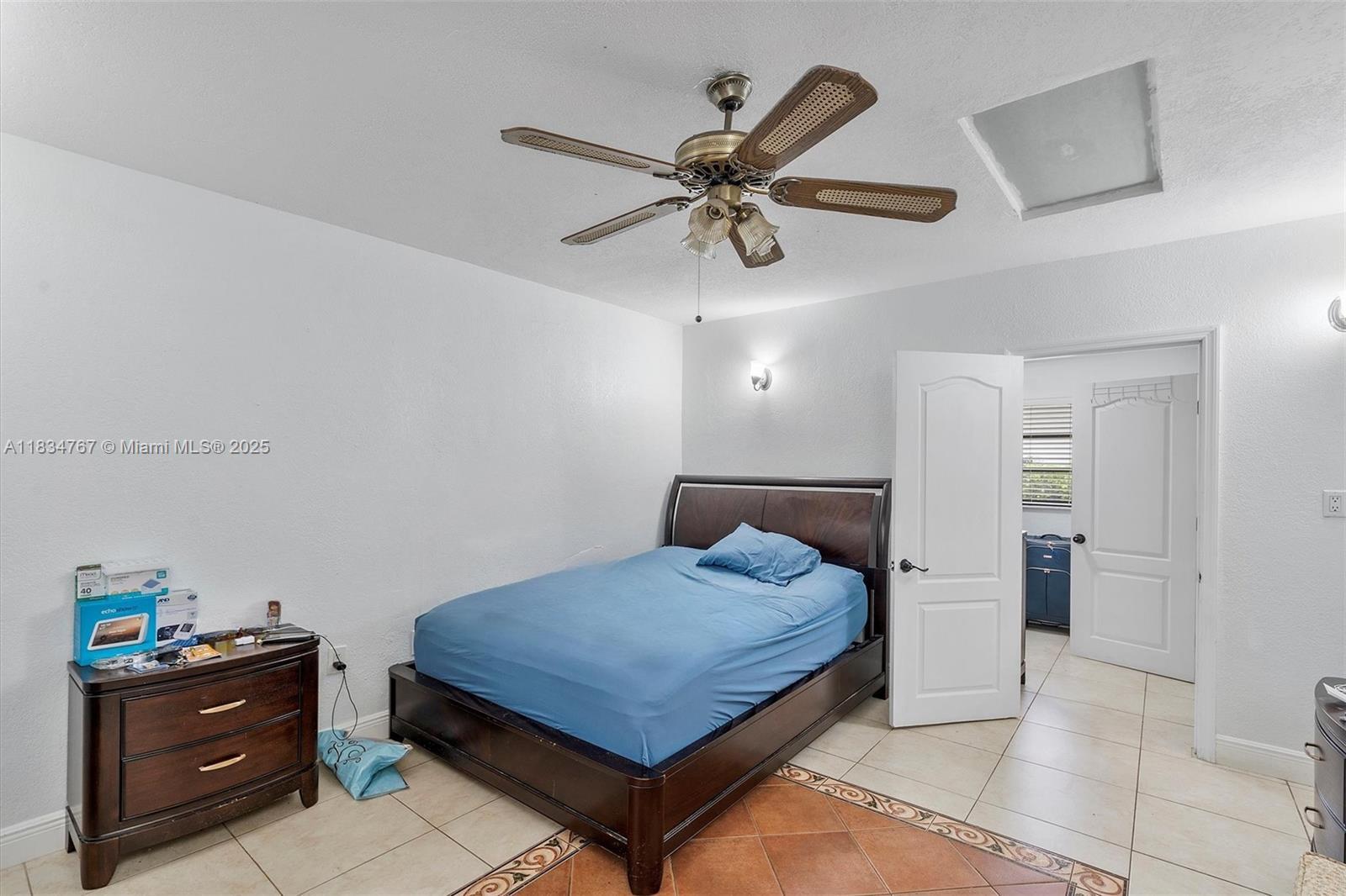 Building Photo - 6534 SW 27th St