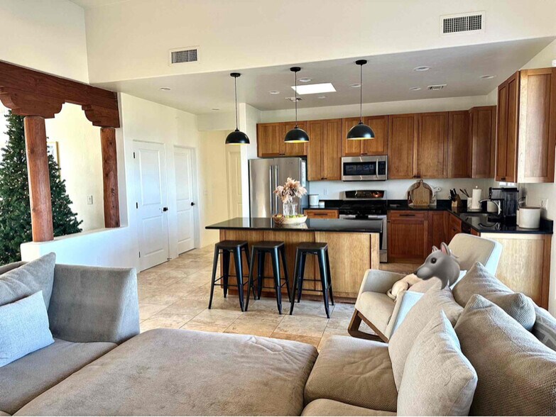Building Photo - 3046 W Salvia Dr