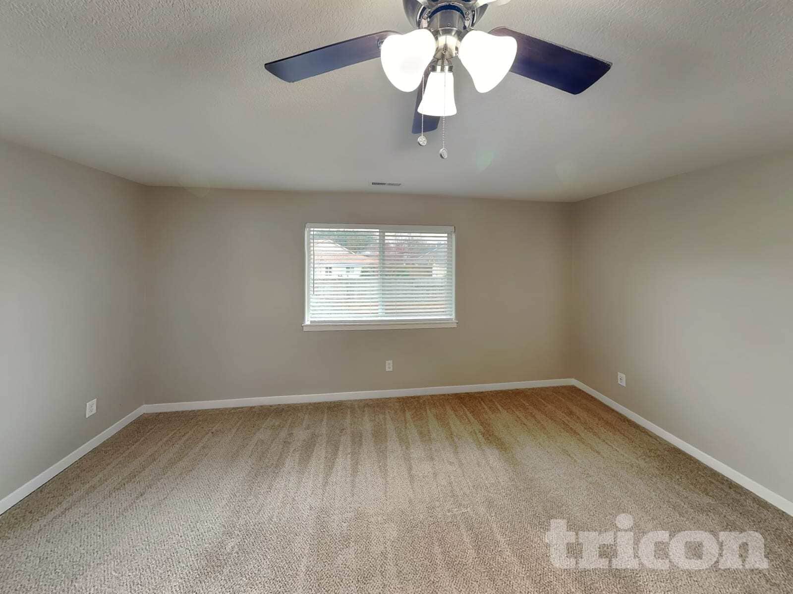 Building Photo - 6500 NE 86th Ave