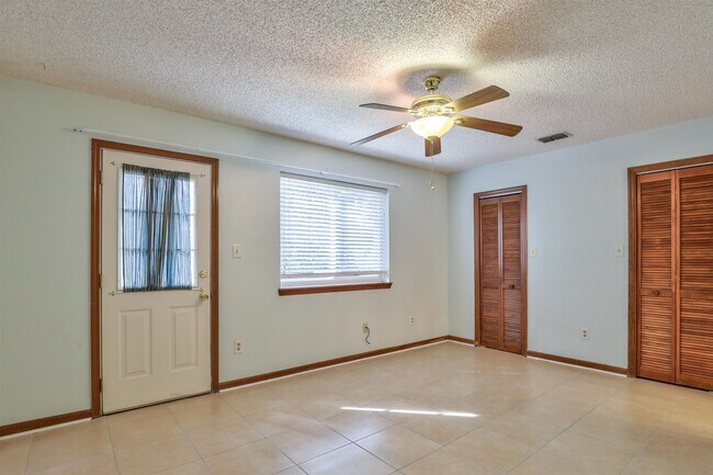 Building Photo - 1609 Willow Bend Way