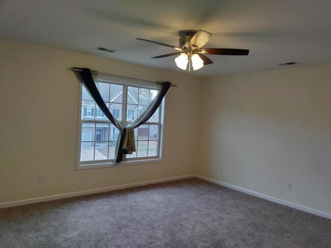 Building Photo - 128 Carolina Wren Ave