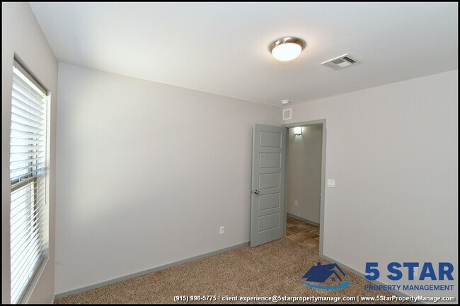 Building Photo - 13744 Flora Vista Ave