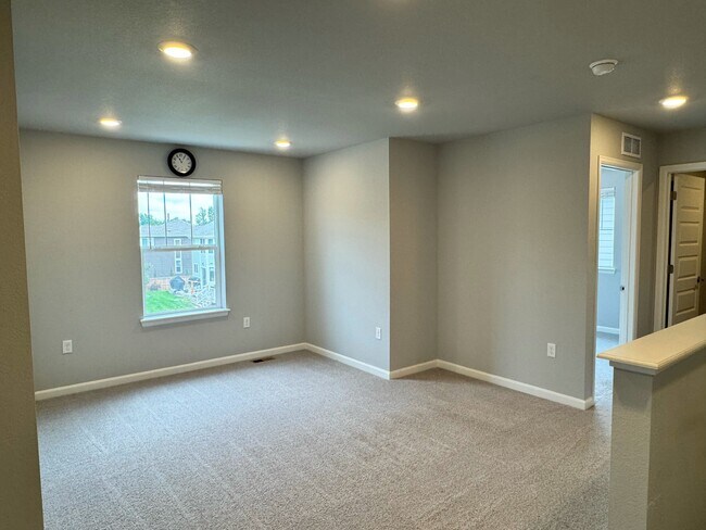 Building Photo - 10848 Hayloft St