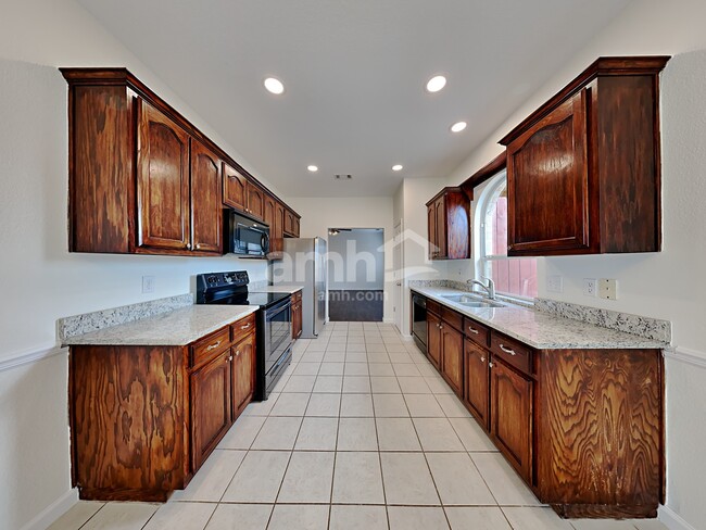 Building Photo - 73 N Highland Dr