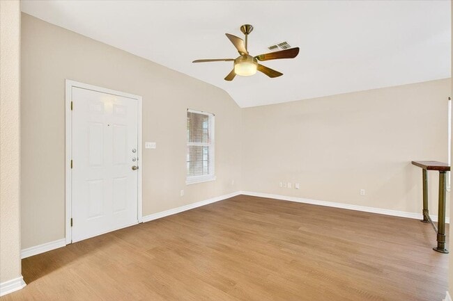 Building Photo - 3726 Sunnyville Dr