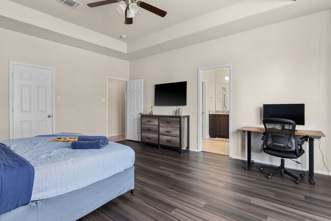 Building Photo - 4905 Ledgestone Trail