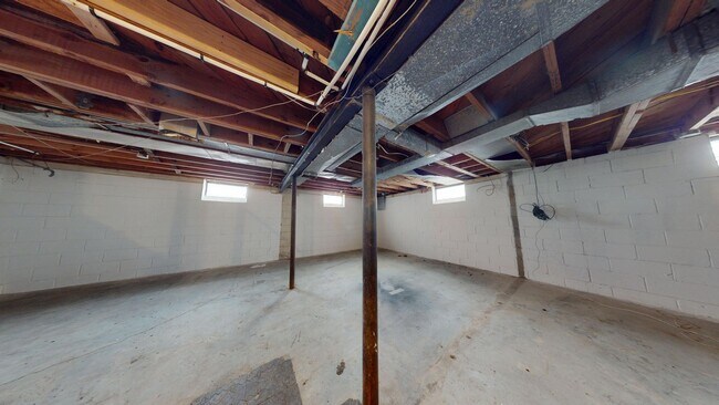 Building Photo - 11728 Minden Ave