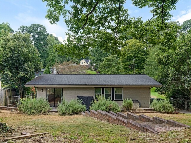 Building Photo - 553 Kenlough Dr
