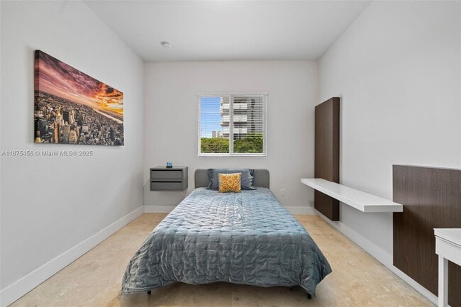 Building Photo - 3506 NE 166th St