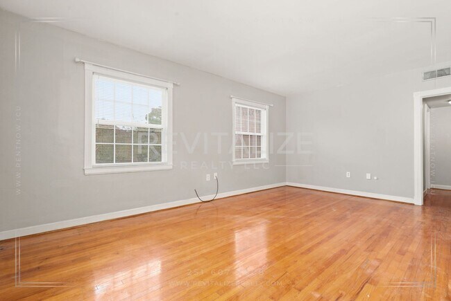 Building Photo - 214 Upham St