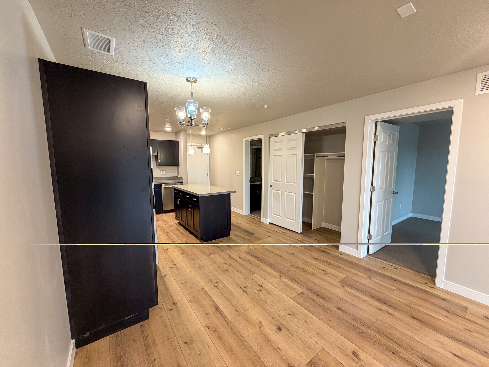 Building Photo - 1032 E 400 S