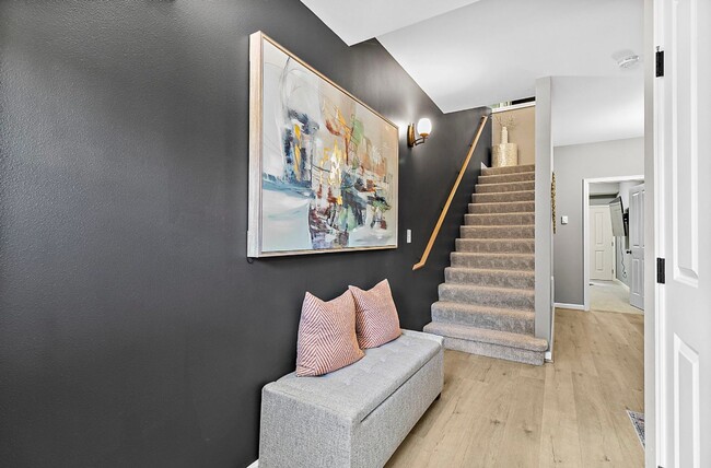 Building Photo - 4Bd/2.5Ba Renton Townhome