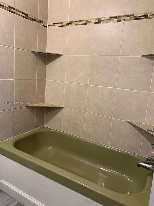 Building Photo - 11840 Cove Pl